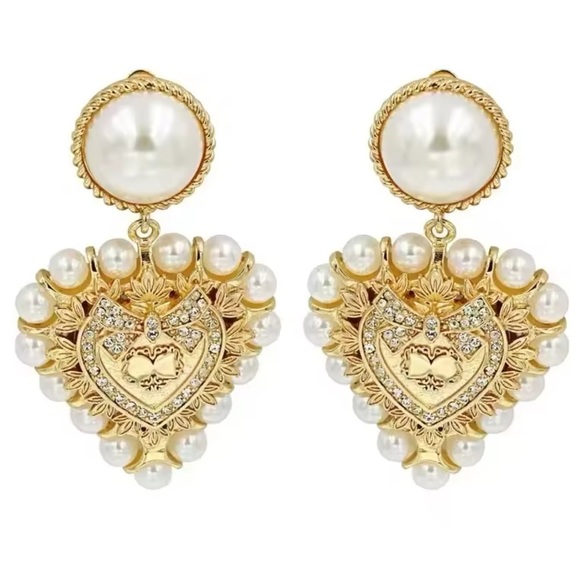 Baroque Pearl Heart Gold Earrings - Picture 2 of 7